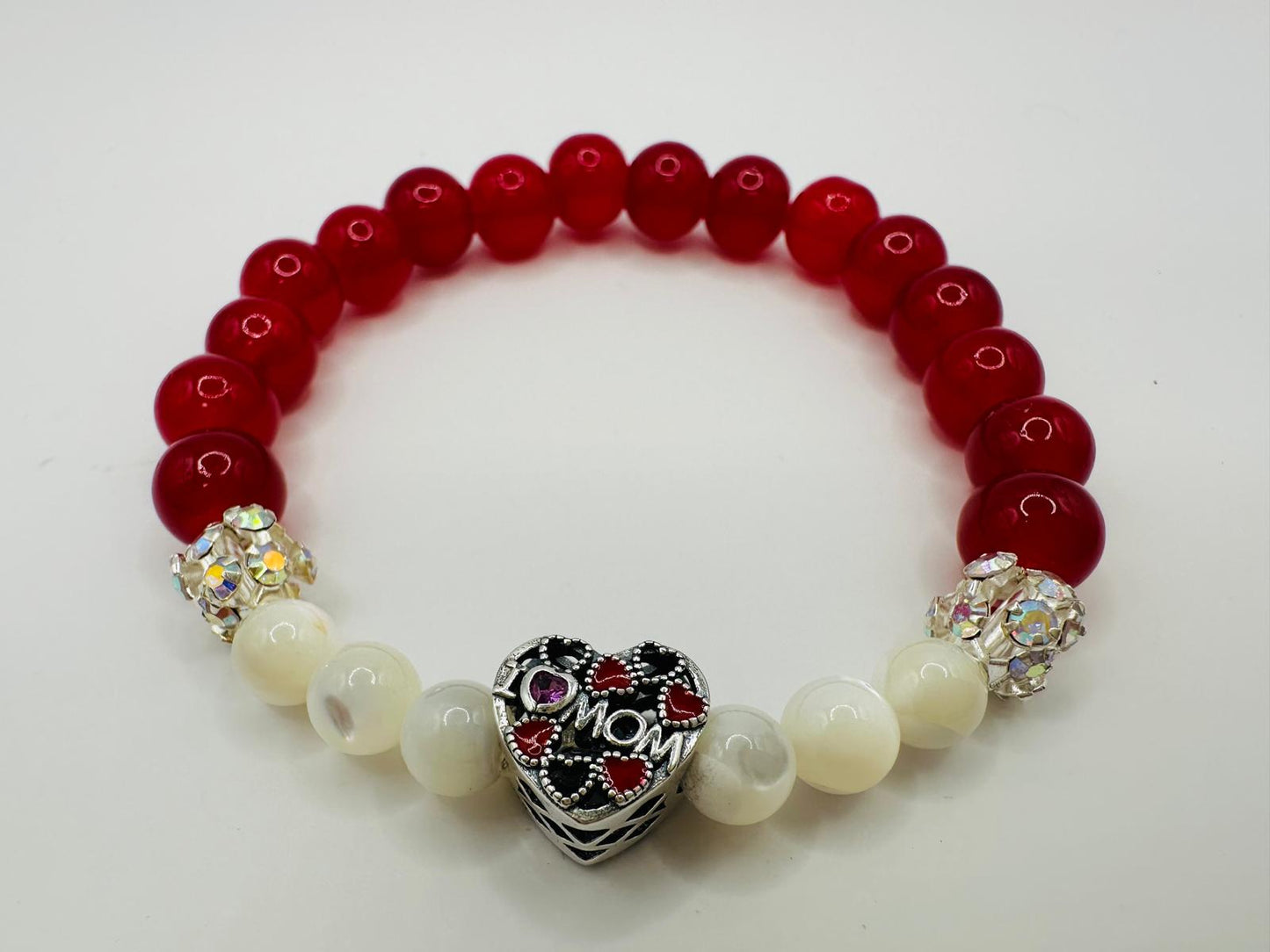 š Honor Mom with Our Exquisite Handmade Bracelet! š