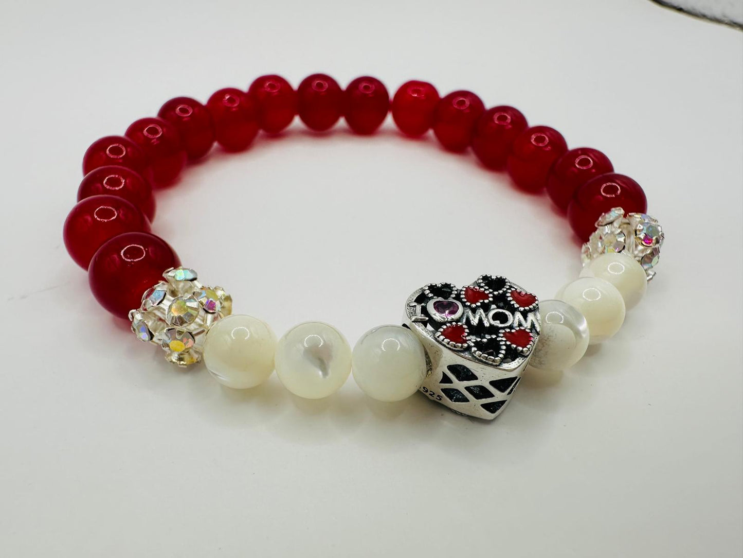 š Honor Mom with Our Exquisite Handmade Bracelet! š